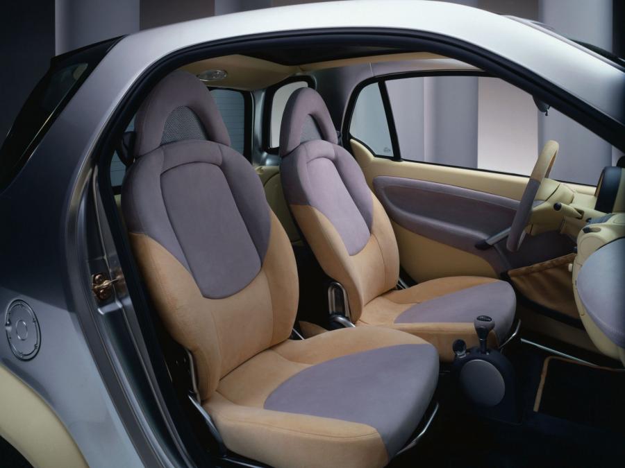 Интерьер Smart Torino 98 Concept 1998 года  (фото 3 из 5)